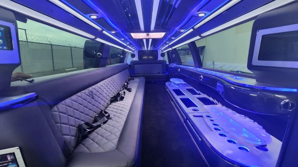 2023 Chevrolet Suburban Limousine for Sale in Anaheim, CA - Photo 3