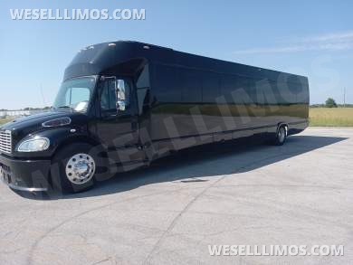 2012 Freightliner 45" FT  Shuttle Limo Bus Limo Bus for Sale in Springfield, Missouri, US - Photo 4