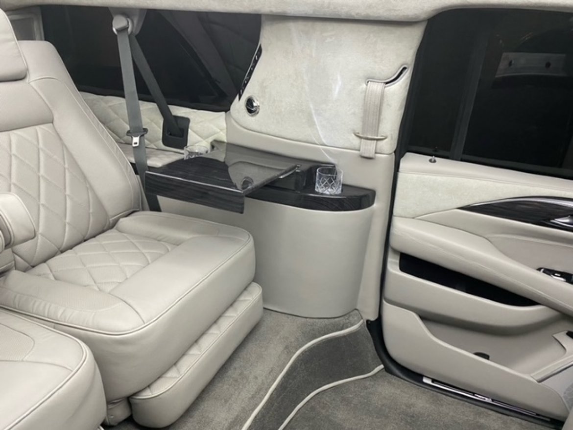 CEO SUV Mobile Office for Sale in Ontario, CA - Photo 14