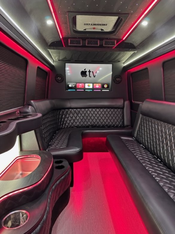 2022 Mercedes-Benz 3500 Sprinter for Sale in Placentia, CA - Photo 3