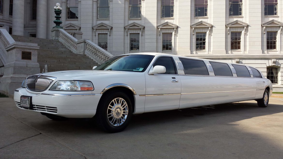 2022 lincoln town car limo