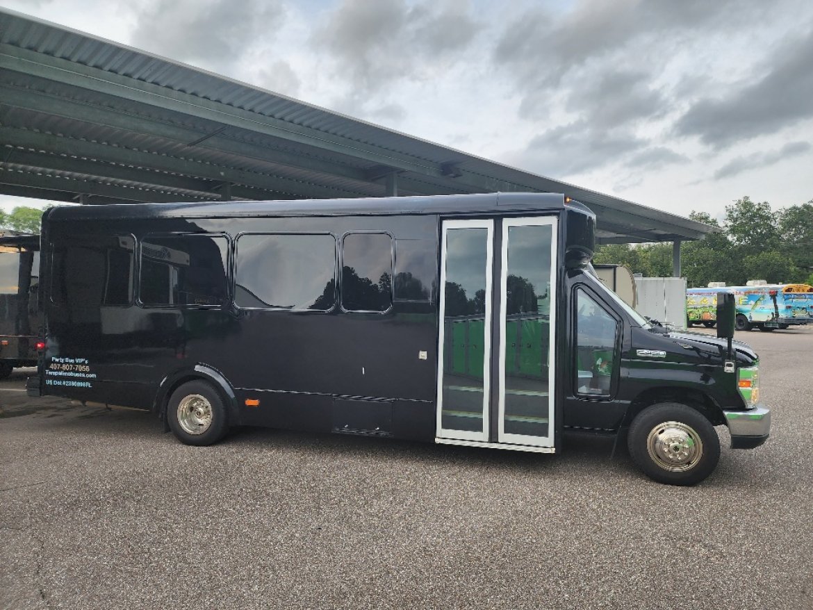 Limo Bus for Sale in Tampa, FL - Photo 8