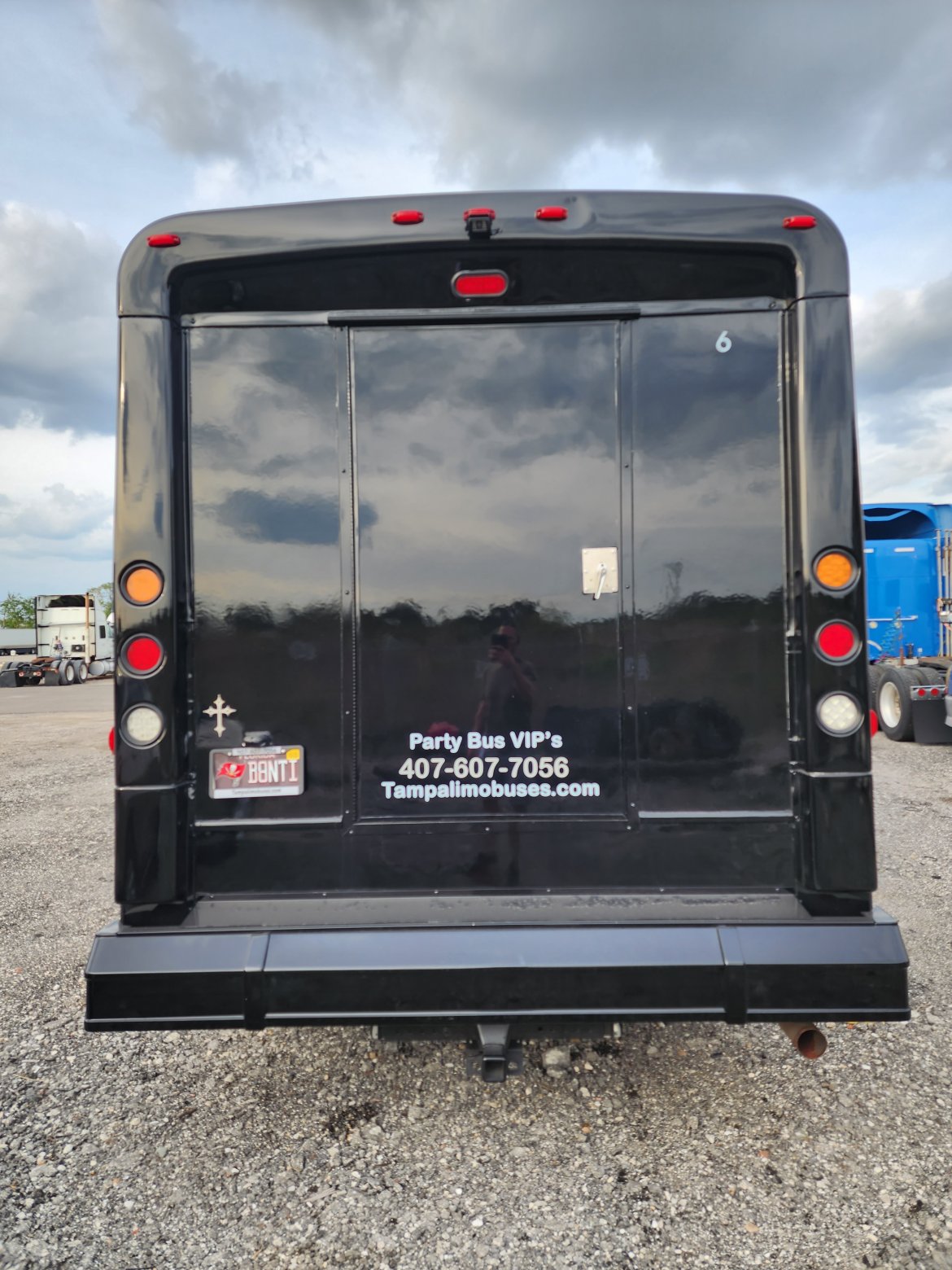 Limo Bus for Sale in Lutz, FL - Photo 5