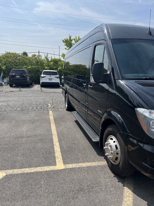 2014 Mercedes-Benz Sprinter 3500 Limousine for Sale in Cleveland, OH - Photo 3