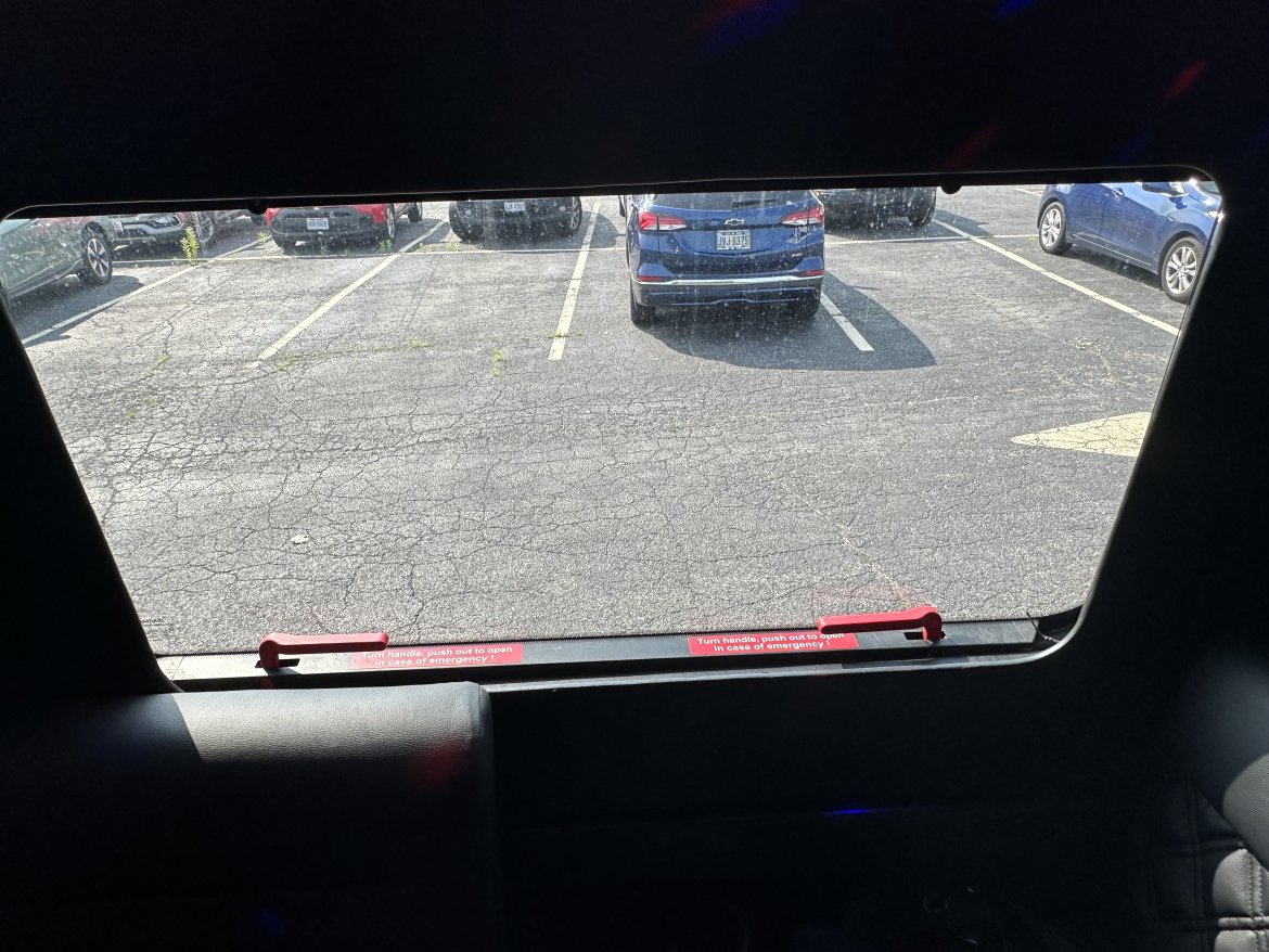 Limousine for Sale in Cleveland, OH - Photo 15