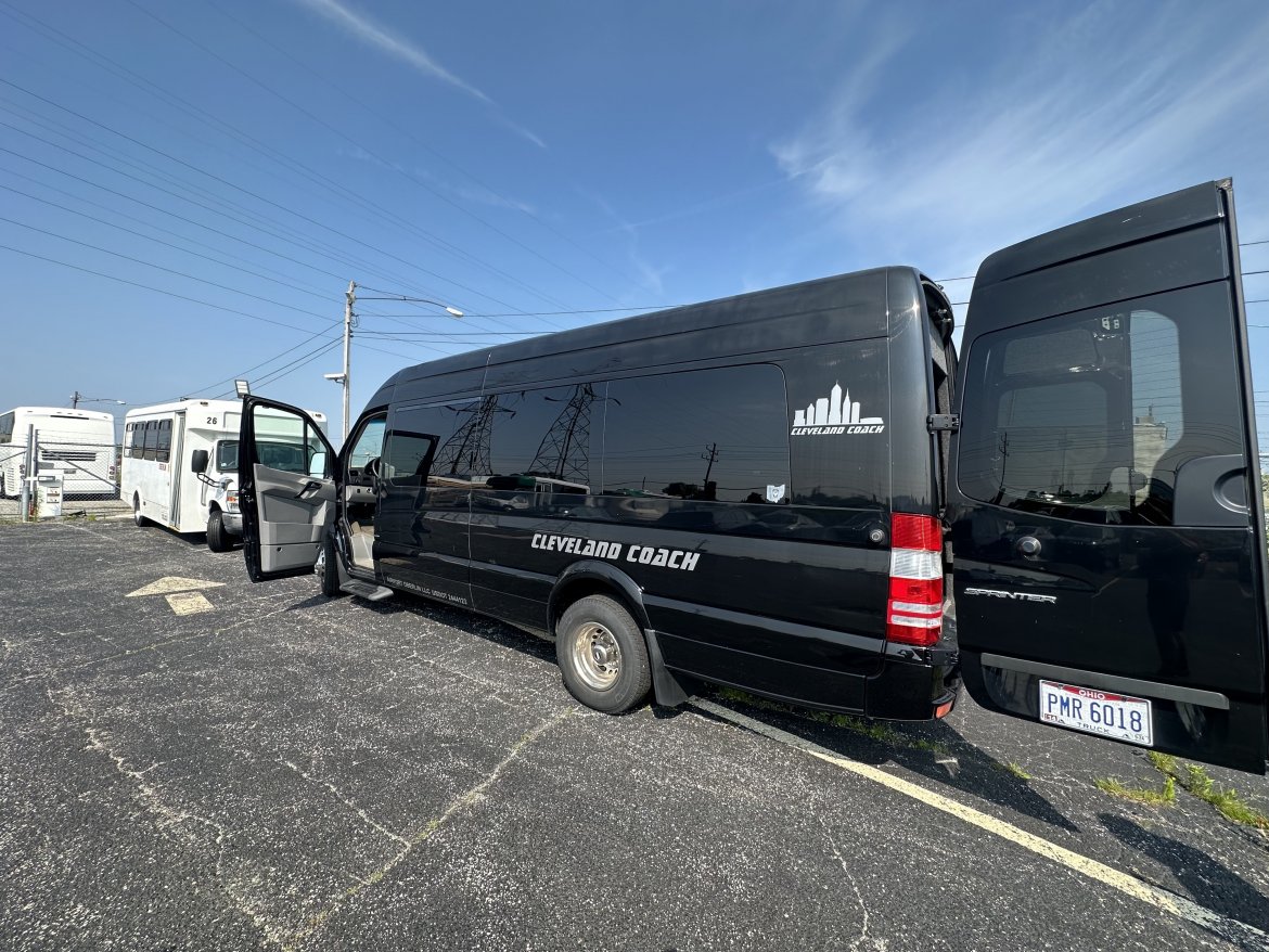 Limousine for Sale in Cleveland, OH - Photo 24
