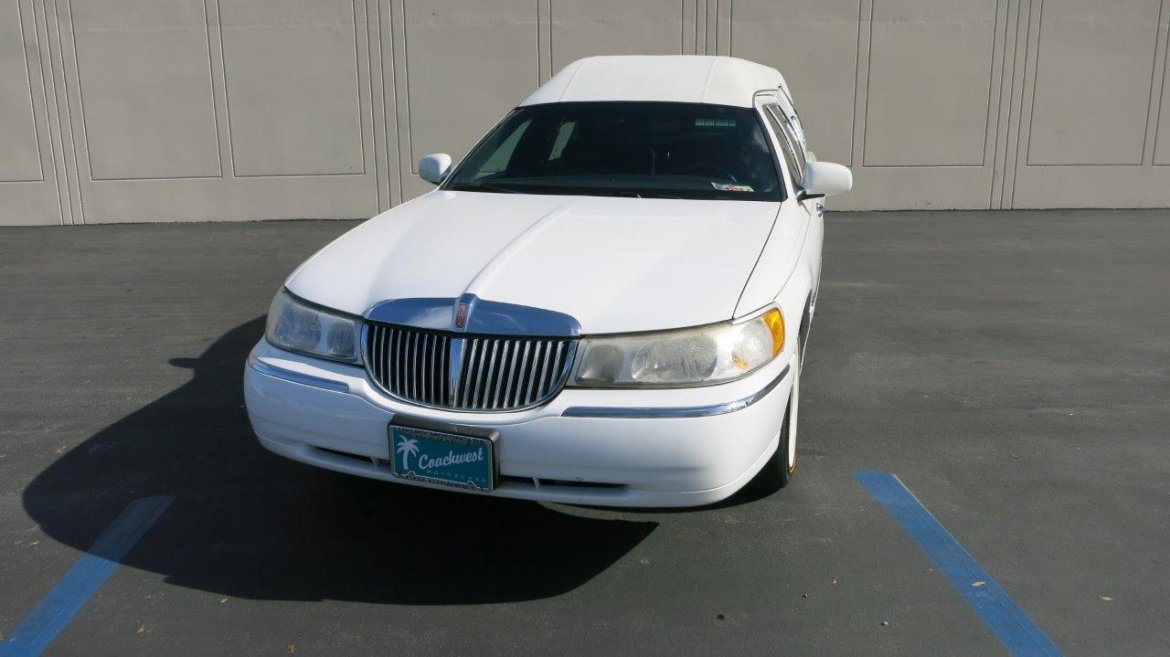 Photo of Funeral for sale: 1998 Lincoln Hearse by Federal Coach
