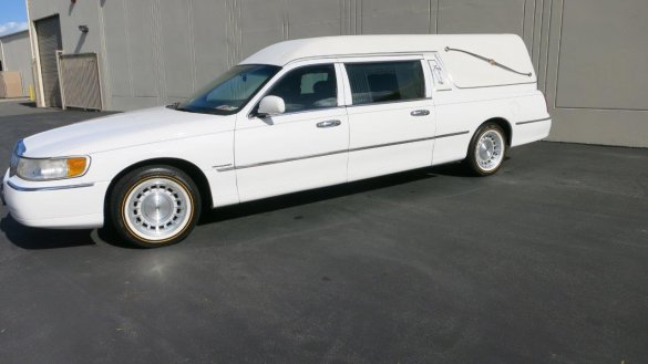 1998 Lincoln Hearse Funeral for Sale in Carson, CA - Photo 3