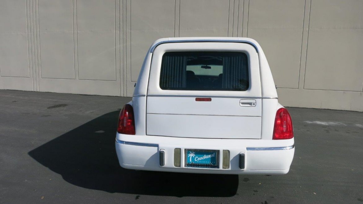 Photo of Funeral for sale: 1998 Lincoln Hearse by Federal Coach