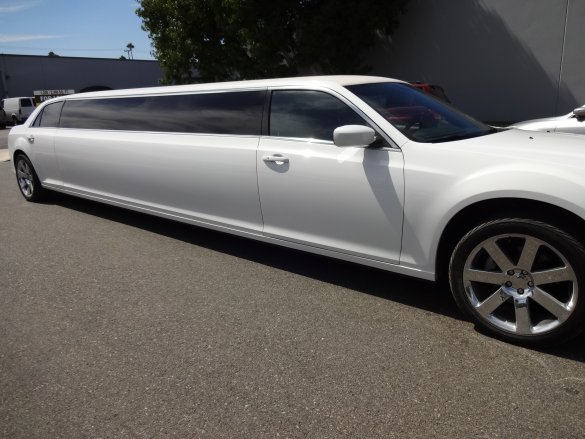 2014 Chrysler 140 Inch Conversion Limousine for Sale in Irvine, CA - Photo 2