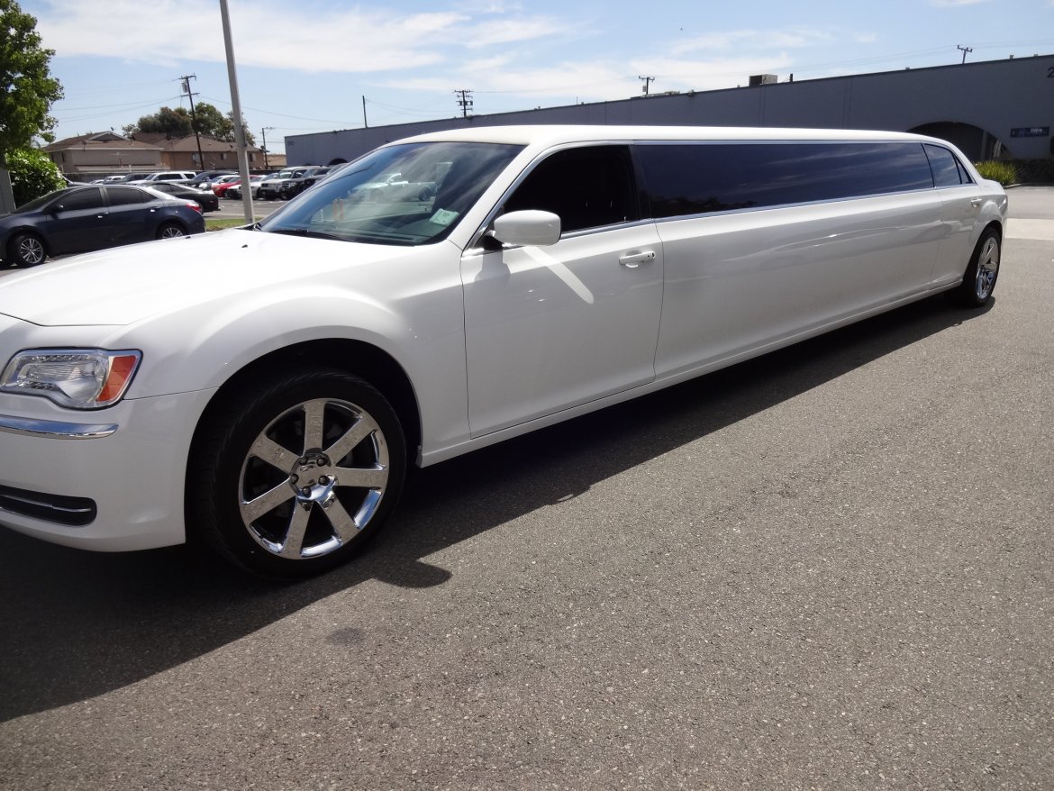 Photo of Limousine for sale: 2014 Chrysler 140 Inch Conversion 140" by Specialty Cpnversions SPV