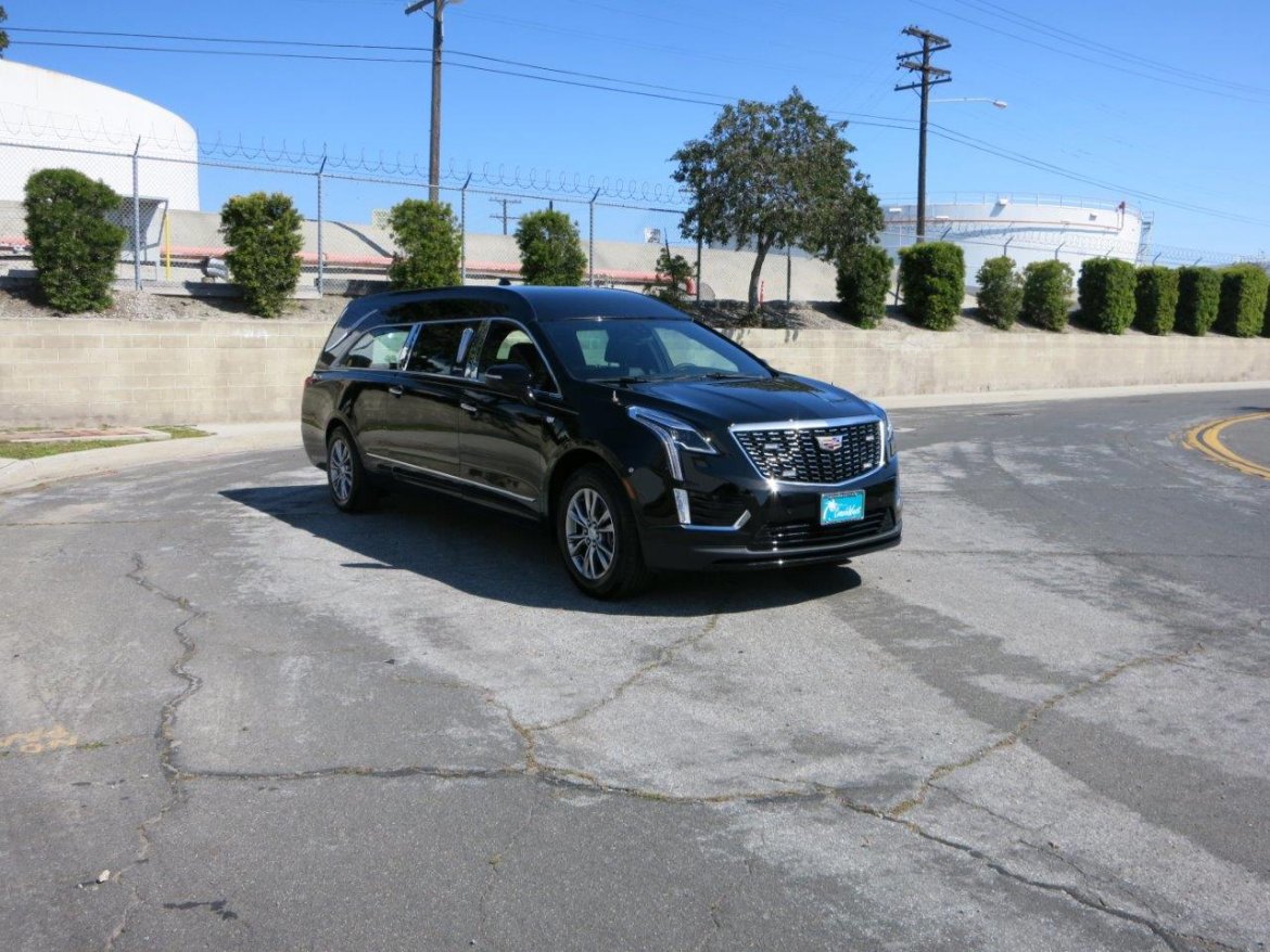 Funeral for sale: 2023 Cadillac XT5 Renaissance by Federal Coach