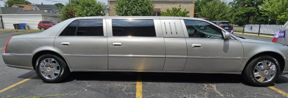 2008 Cadillac Dts Eureka Limousine for Sale in Chicago, IL - Photo 3