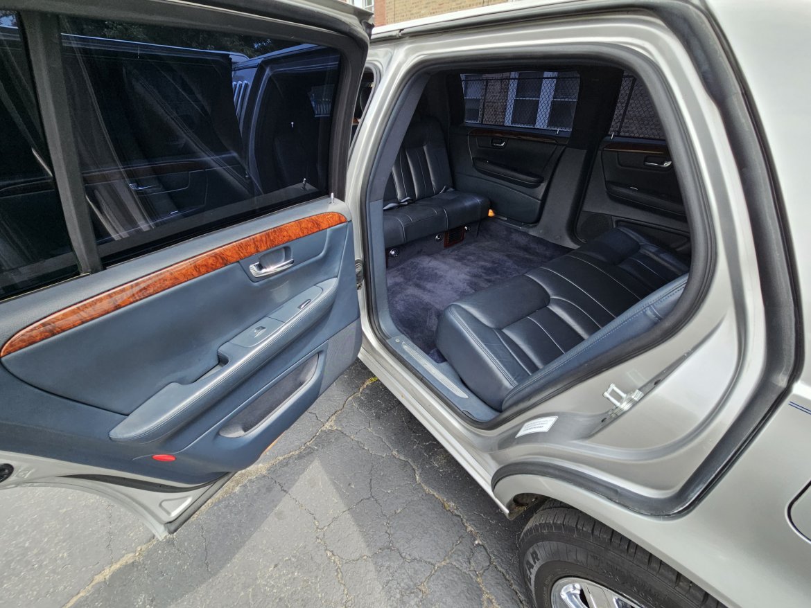 Limousine for Sale in Chicago, IL - Photo 12