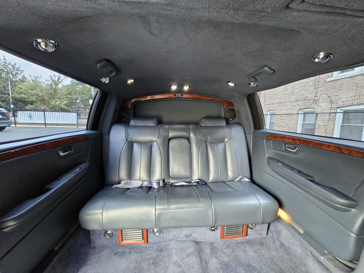Limousine for Sale in Chicago, IL - Photo 13