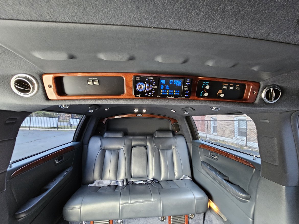 Limousine for Sale in Chicago, IL - Photo 17