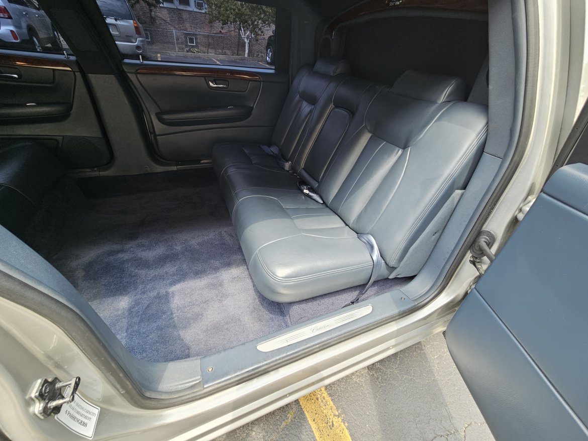 Limousine for Sale in Chicago, IL - Photo 16