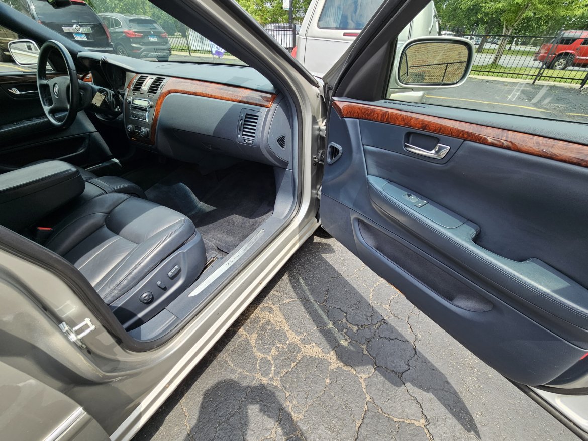 Limousine for Sale in Chicago, IL - Photo 18
