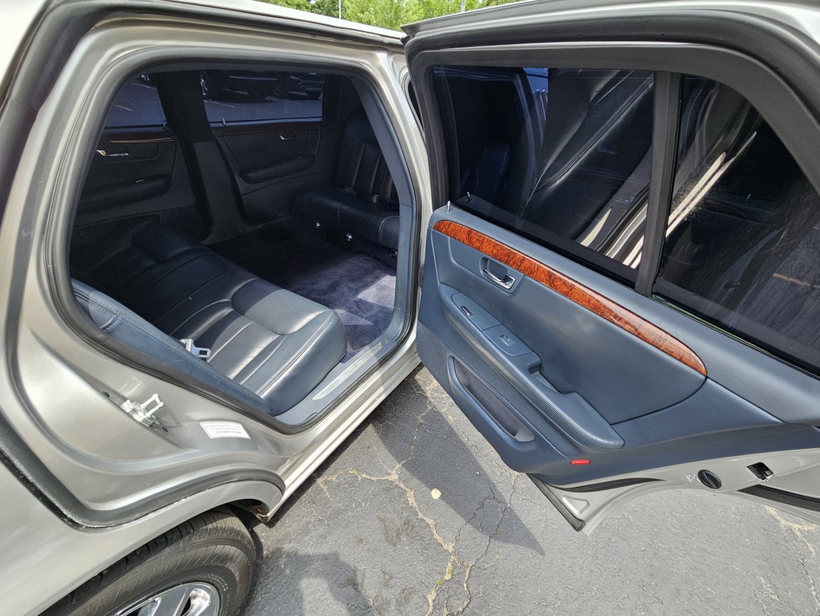 Limousine for Sale in Chicago, IL - Photo 19