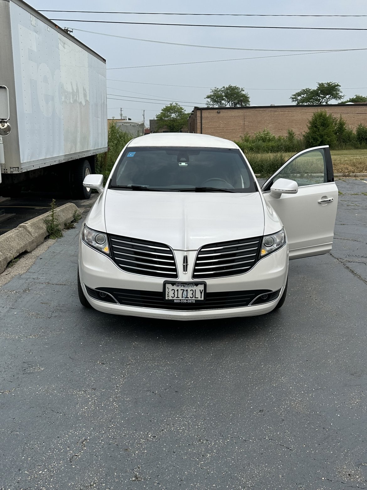 Limousine for Sale in elk gorve village, IL - Photo 2