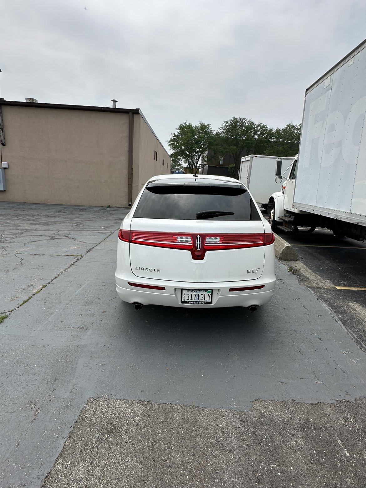 Limousine for Sale in elk gorve village, IL - Photo 4