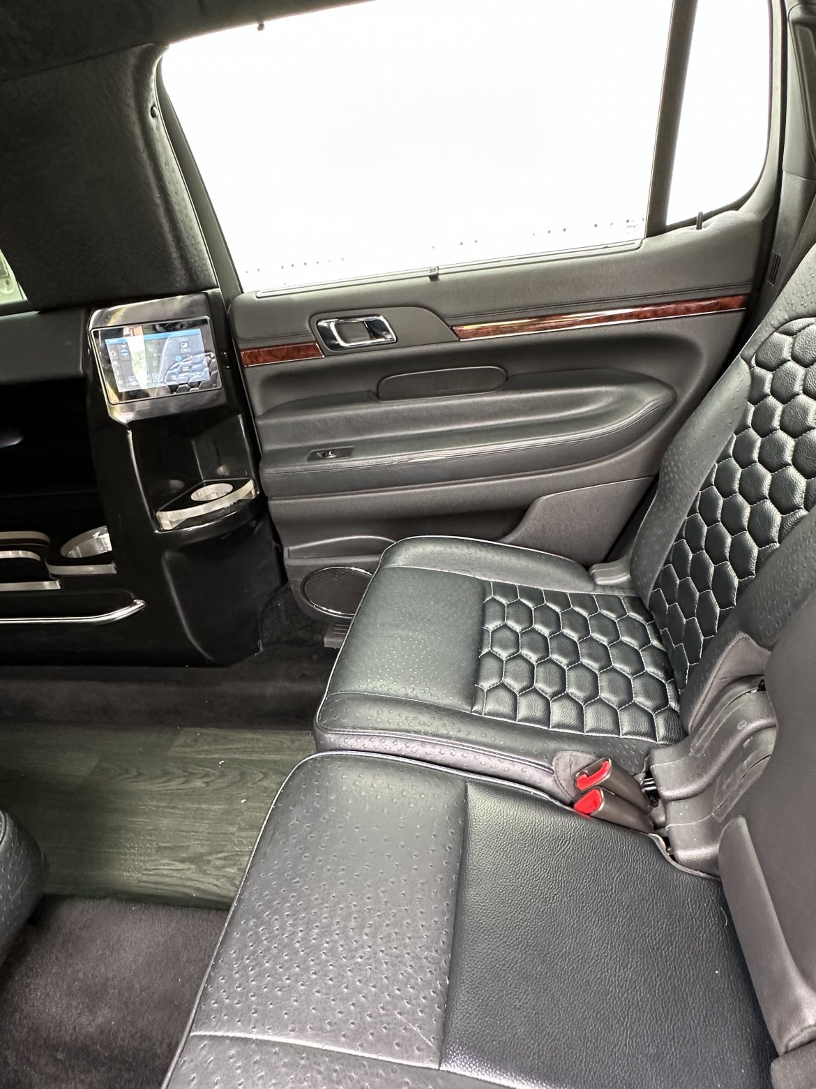 Limousine for Sale in elk gorve village, IL - Photo 8