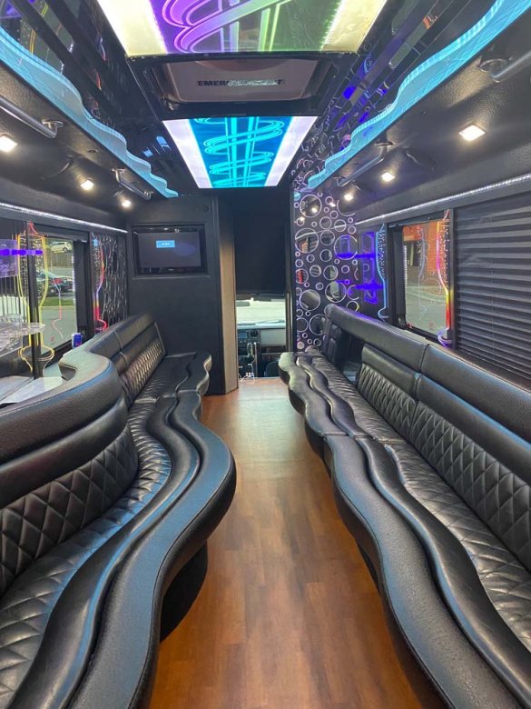 2013 Ford F550 Limo Bus for Sale in Lafayette, LA - Photo 3
