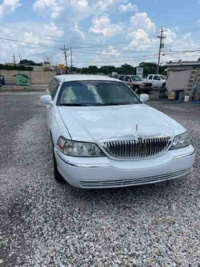 2008 Lincoln Towncar Limo Limousine for Sale in Lafayette, LA - Main Photo