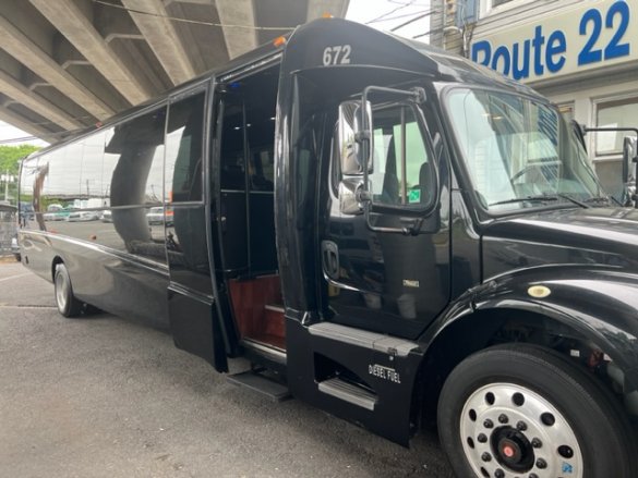 2014 Freightliner M2 Executive Shuttle for Sale in Hillside, NJ - Photo 2