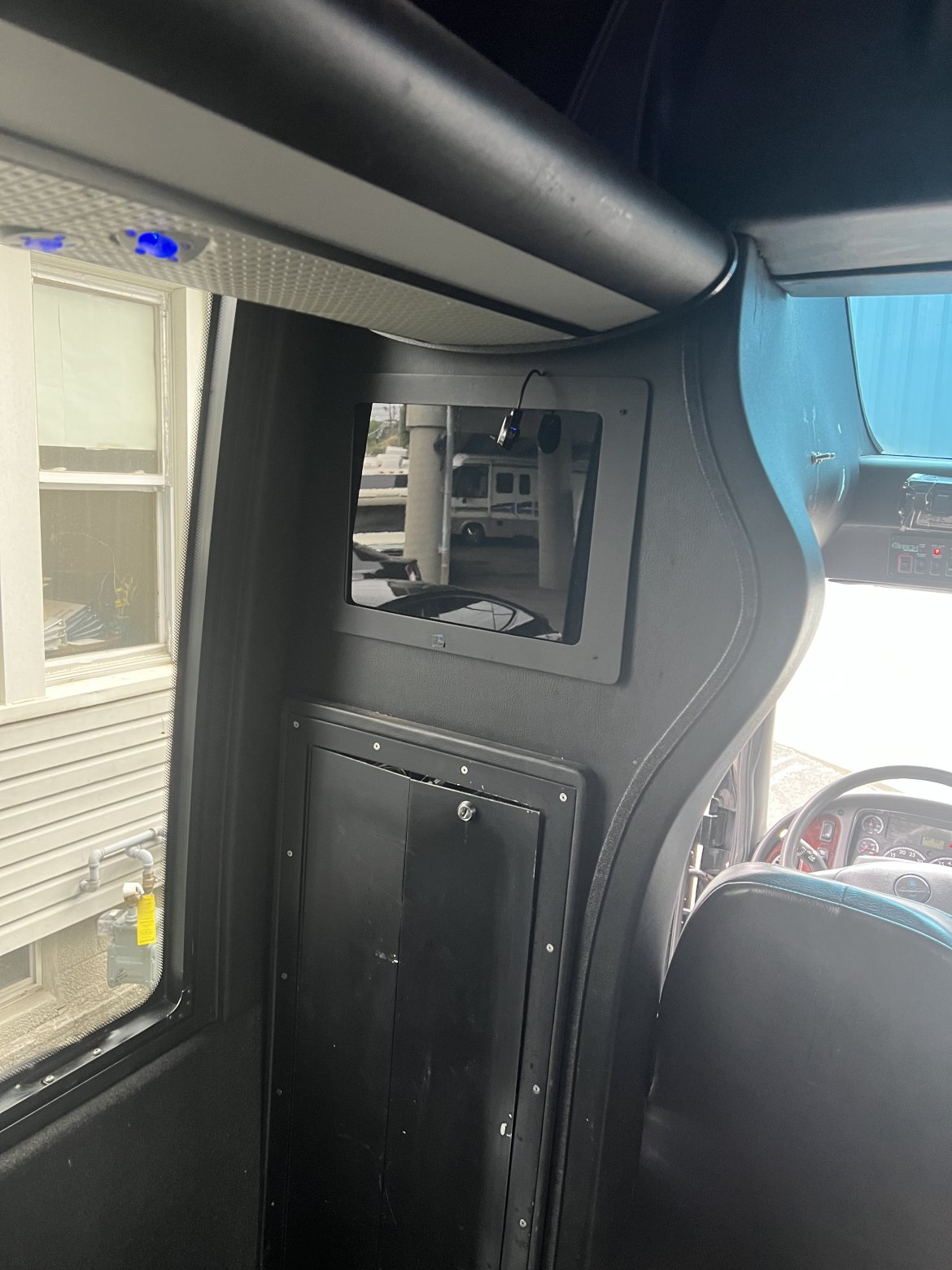 Executive Shuttle for Sale in Hillside, NJ - Photo 30
