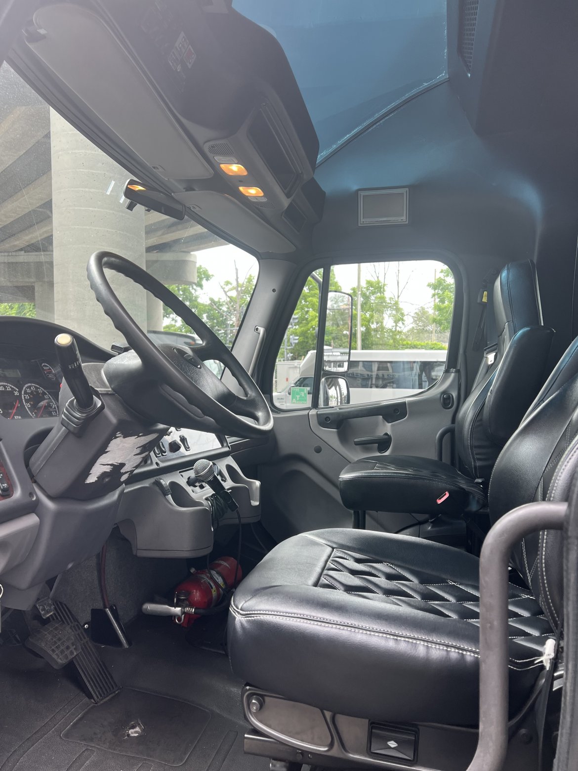 Executive Shuttle for Sale in Hillside, NJ - Photo 39