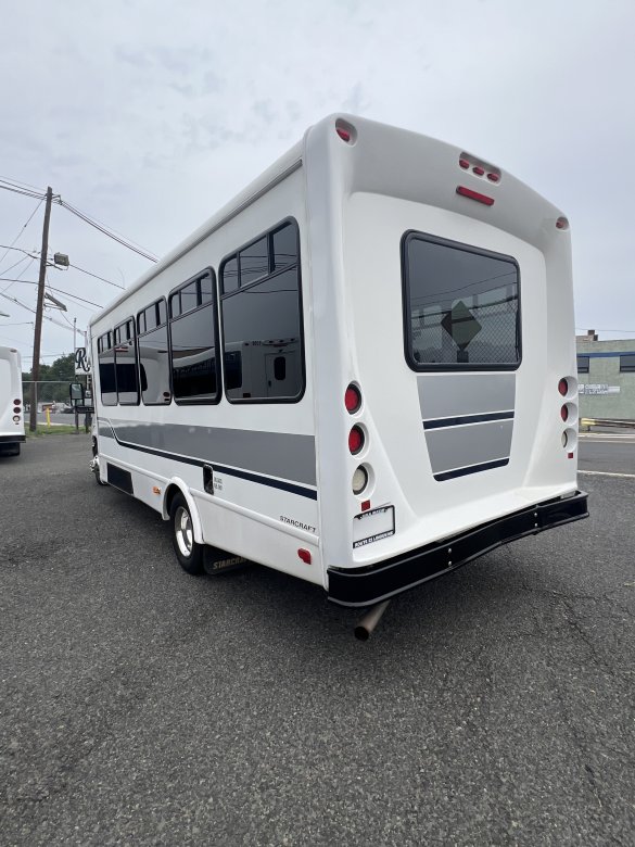 2017 Ford E450 Gas 25 Pax StarCraft Mini Bus with 52k miles