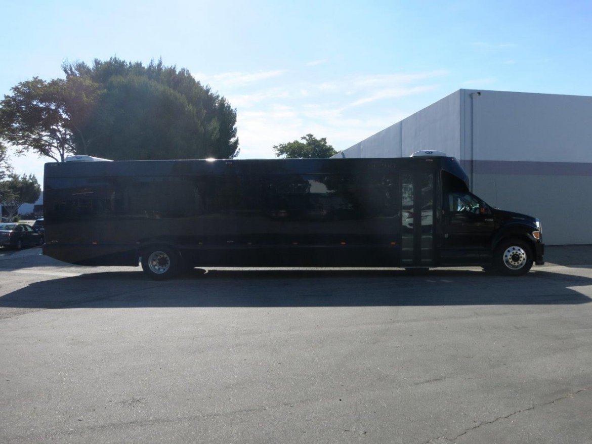 Executive Shuttle for Sale in Carson, CA - Photo 22