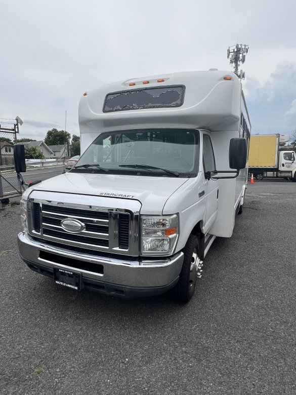 2015 Ford E450 StarCraft 25 Pax Mini Bus Must Go Fast Price reduced