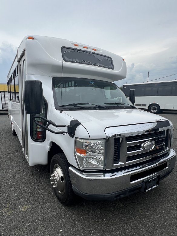 2015 Ford E450 StarCraft 25 Pax Mini Bus Must Go Fast Price reduced