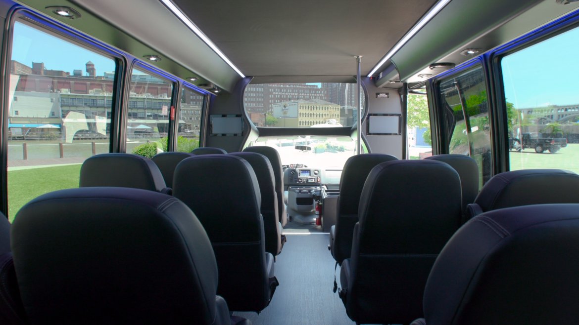 Shuttle Bus for Sale in North Royalton, OH - Photo 4