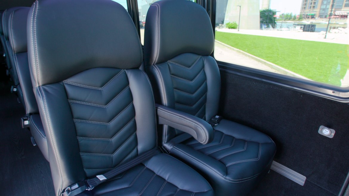 Shuttle Bus for Sale in North Royalton, OH - Photo 5