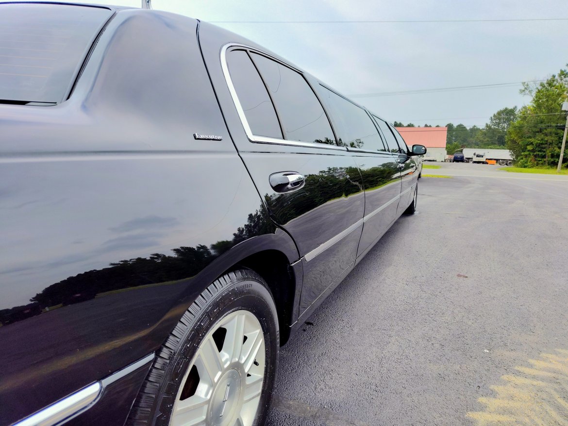 Limousine for Sale in Colonial Heights, VA - Photo 5