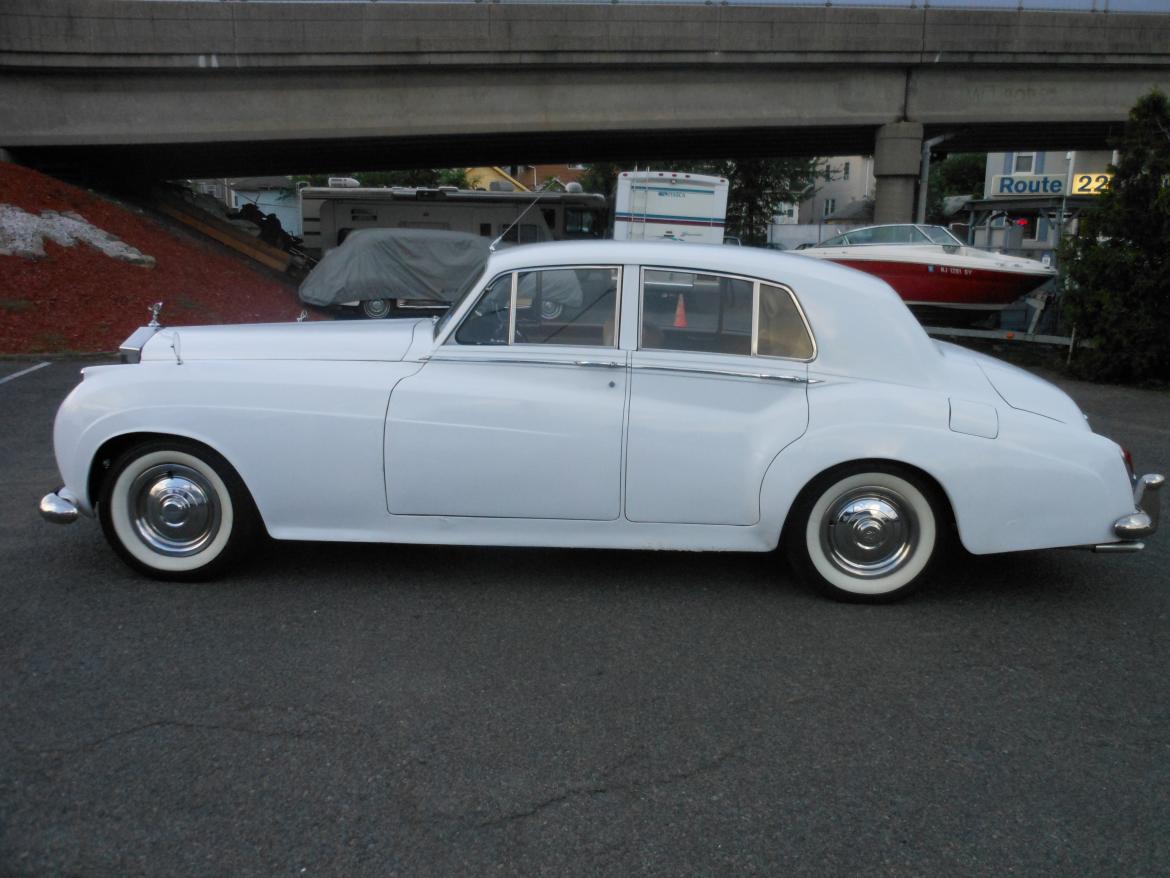 Antique for sale: 1960 Rolls-Royce Silver Cloud by Complete GM Drive Train, Reliable Car every time