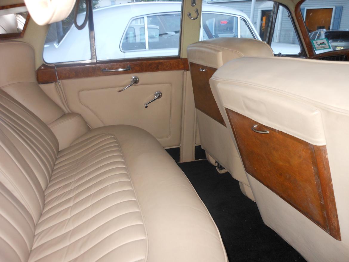 Photo of Antique for sale: 1960 Rolls-Royce Silver Cloud by Complete GM Drive Train, Reliable Car every time