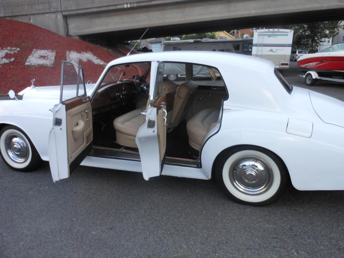 Photo of Antique for sale: 1960 Rolls-Royce Silver Cloud by Complete GM Drive Train, Reliable Car every time