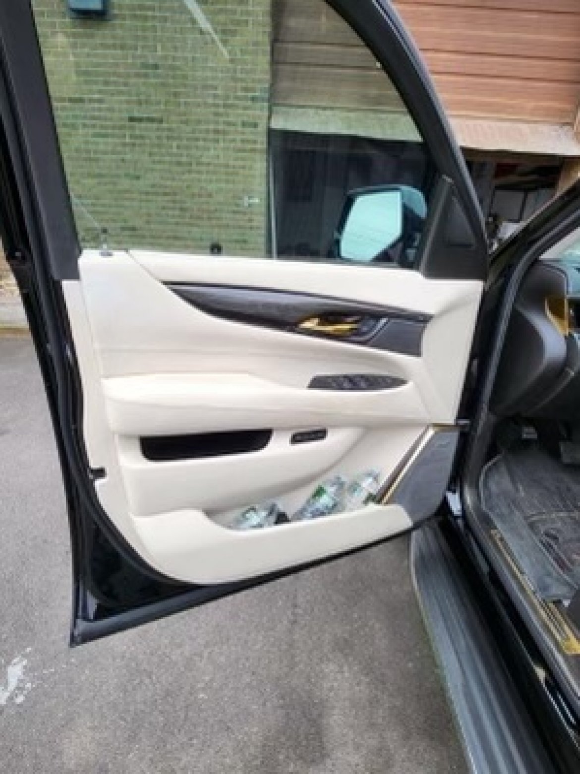 CEO SUV Mobile Office for Sale in Ontario, CA - Photo 4