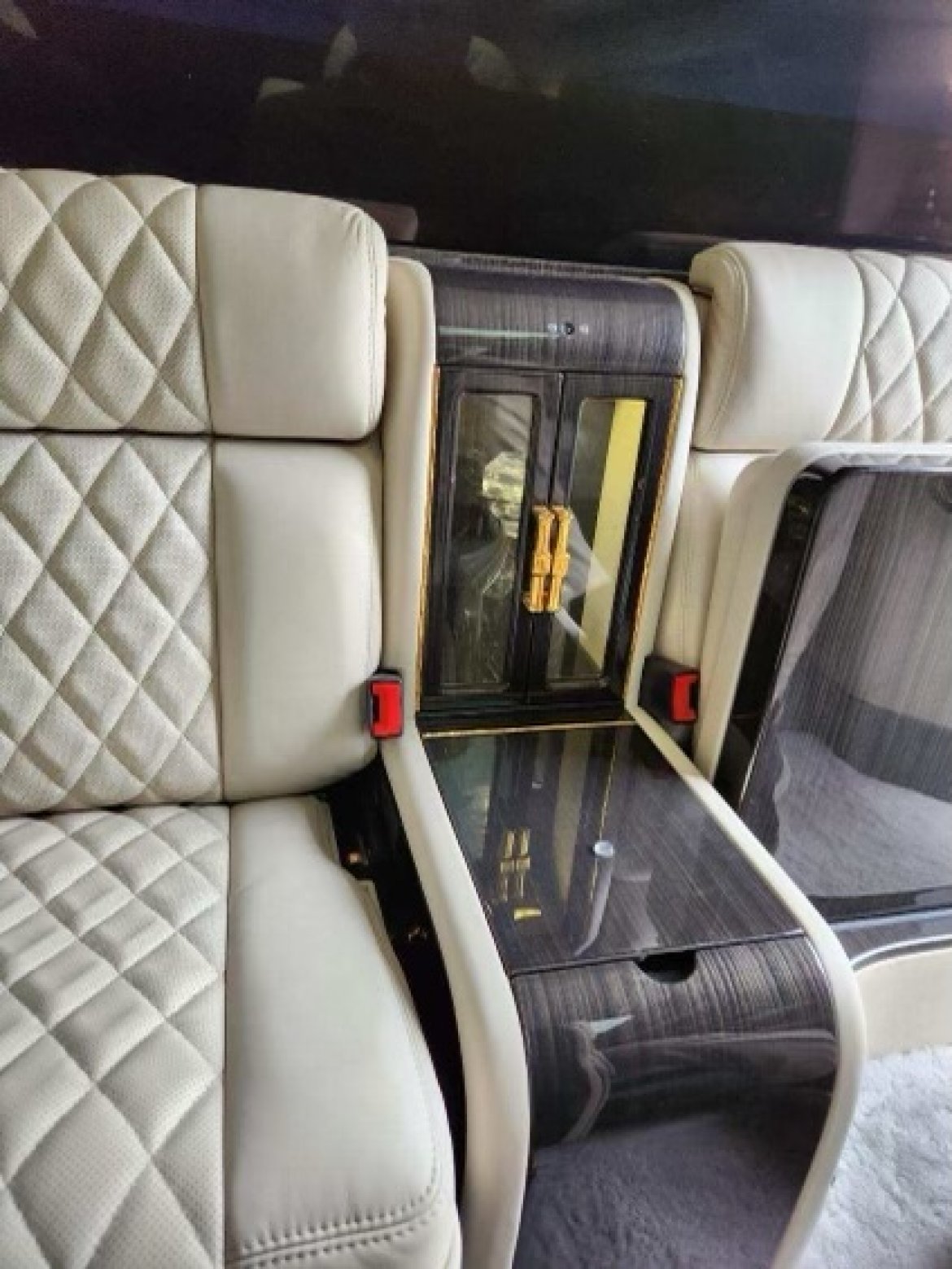CEO SUV Mobile Office for Sale in Ontario, CA - Photo 11