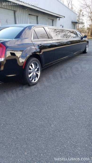 2016 Springfield Coach Chrysler 300 Limousine