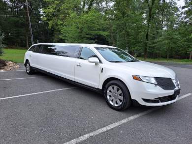 2014 Lincoln MKT Limousine for Sale in Northumberland, Pennsylvania, US - Photo 4