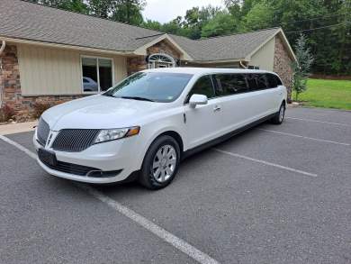 2014 Lincoln MKT Limousine for Sale in Northumberland, PA - Main Photo