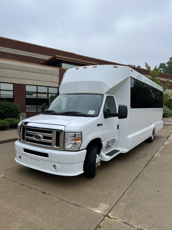 2014 Ford E450 Limo Bus for Sale in Shelby Twp, MI - Main Photo