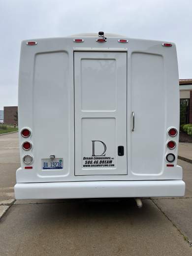 2014 Ford E450 Limo Bus for Sale in Shelby Twp, Michigan, US - Photo 4