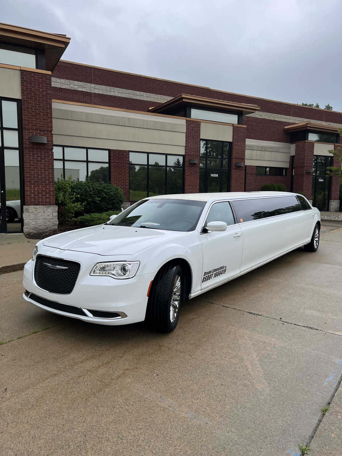 Limousine for sale: 2015 Chrysler 300 336&quot; by Quality Coachworks