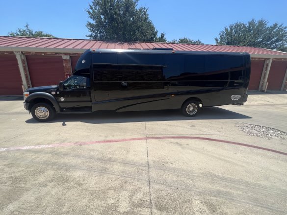 2016 Ford F550 Shuttle Bus for Sale in Dallas, TX - Main Photo